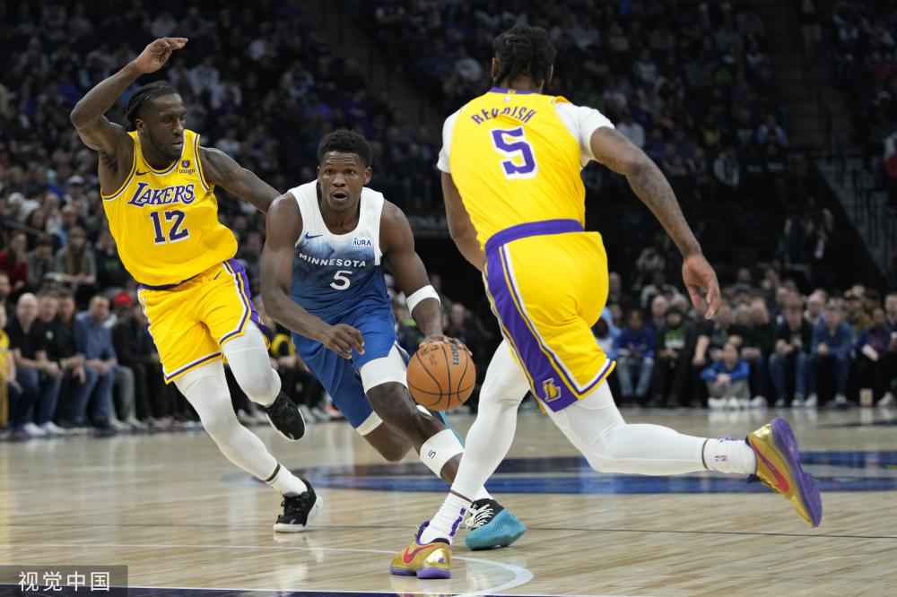 大量游客纷 大量游客纷