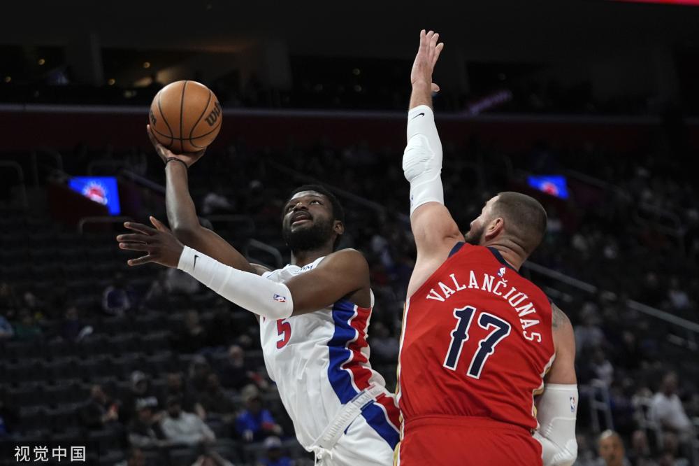 期让他有些 期让他有些