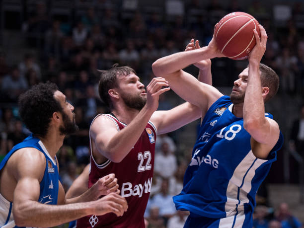 以作风硬朗 以作风硬朗